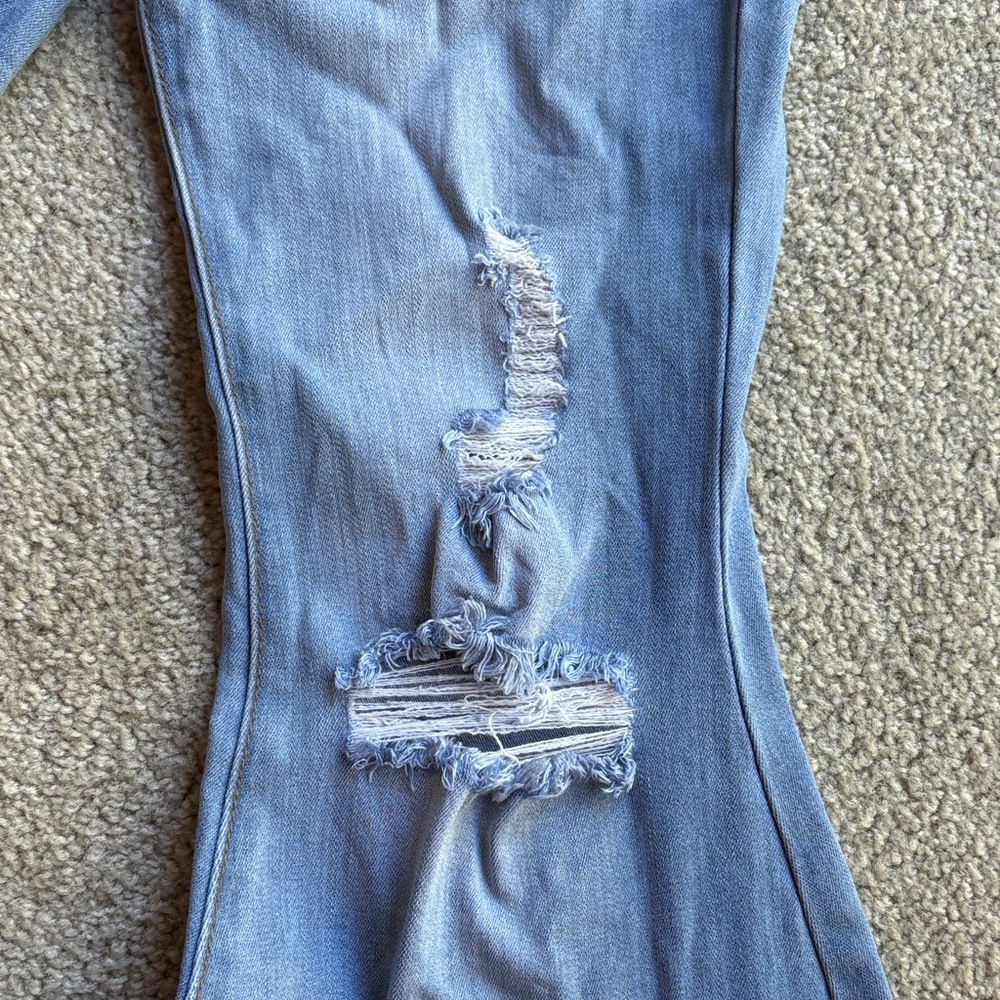 🪷Vibrant Miu distressed flare jeans light blue women's size 7 - Picture 8 of 9